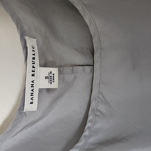 100% Silk Blouse - Banana Republic - Picture 3 of 7
